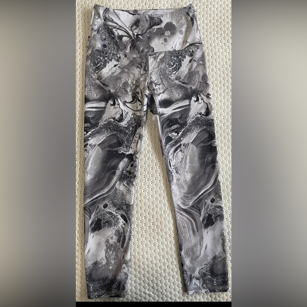 Noli active marble capri leggings